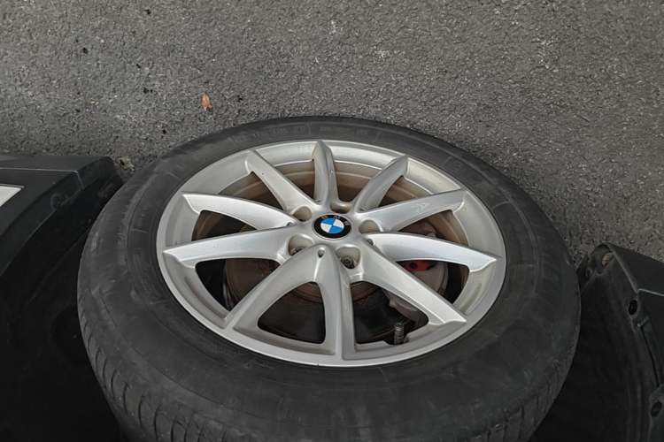 Used BMW X1 2016 sDrive18Li Fashion Model Left Front Wheel Hub