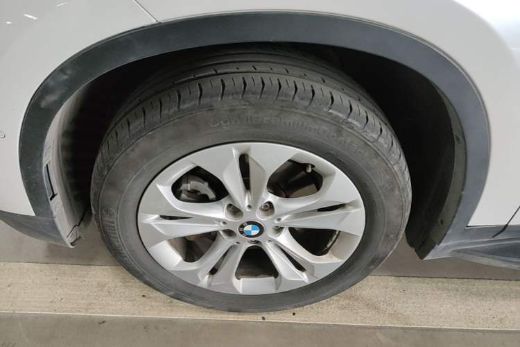 Used BMW X1 2016 sDrive18Li Premium Edition Left Front Wheel Hub