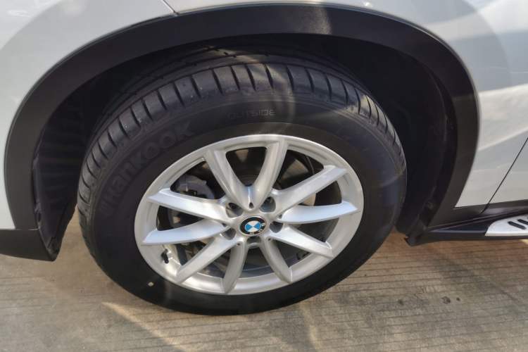 Used BMW X1 2016 sDrive18Li Fashion Model Left Front Wheel Hub