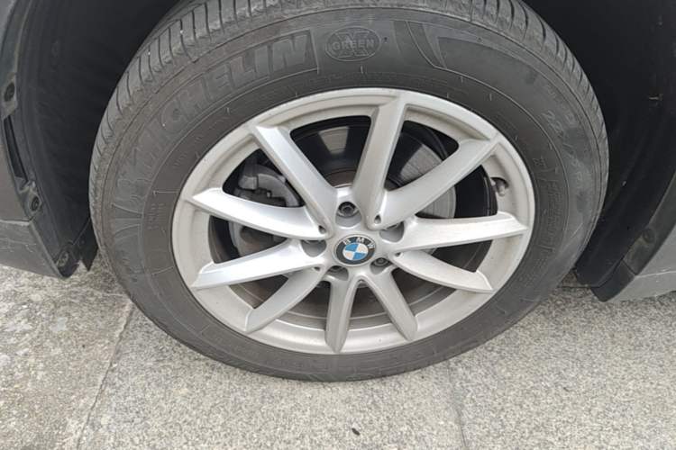 Used BMW X1 2016 sDrive18Li Fashion Model Left Front Wheel Hub