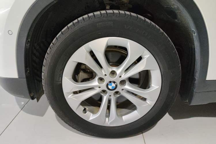 Used BMW X1 2016 sDrive18Li Premium Edition Left Front Wheel Hub