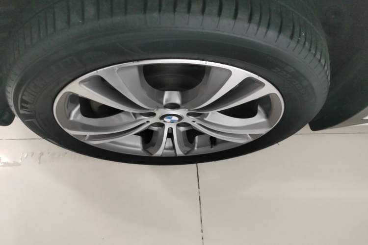 Used BMW X1 2016 sDrive20Li Luxury Model Left Front Wheel Hub