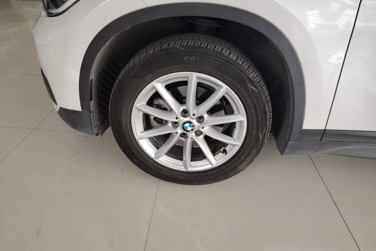 Used BMW X1 2016 sDrive18Li Fashion Model Left Front Wheel Hub