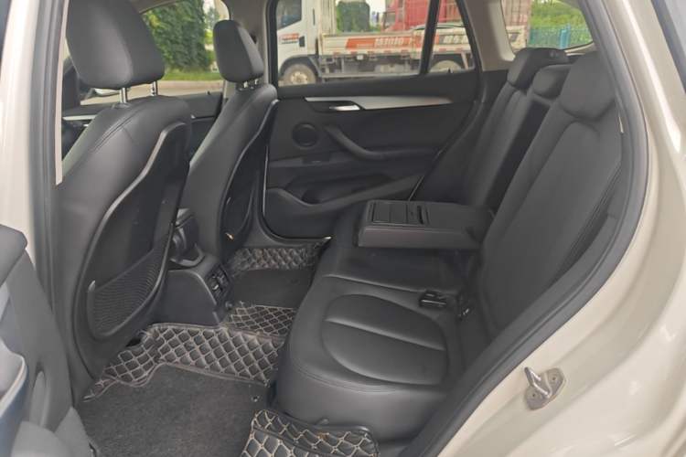 Used BMW X1 2016 sDrive18Li Fashion Model Left Rear Seat