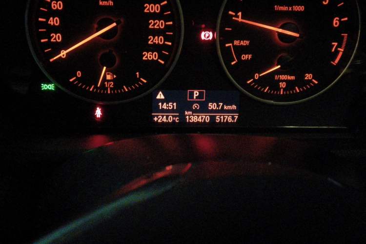 Used BMW X1 2016 sDrive18Li Premium Edition Odometer Close Up