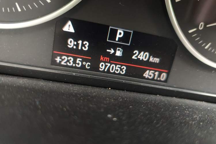 Used BMW X1 2016 sDrive18Li Luxury Model Odometer Close Up