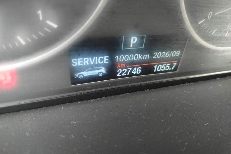Used BMW X1 2016 sDrive18Li Fashion Model Odometer Close Up