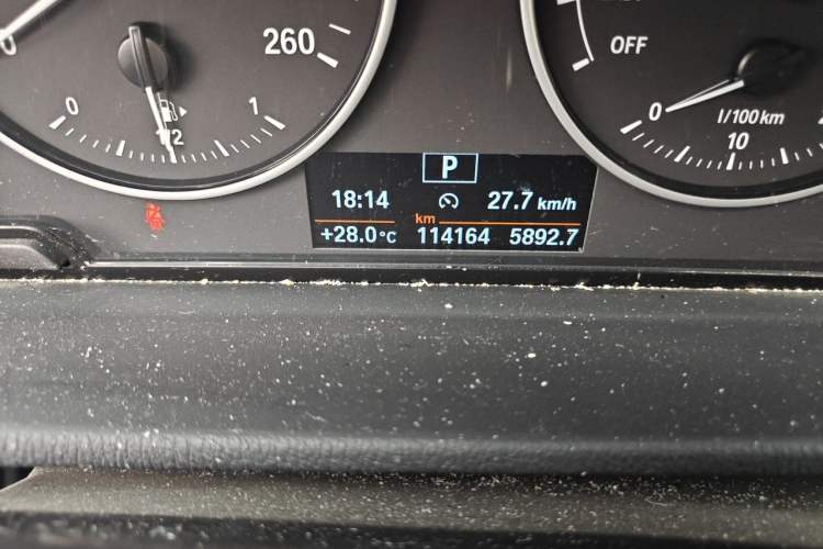 Used BMW X1 2016 sDrive20Li Luxury Model Odometer Close Up