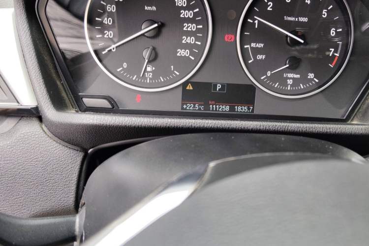 Used BMW X1 2016 sDrive18Li Fashion Model Odometer Close Up