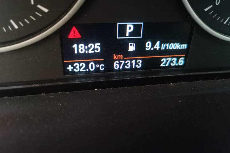 Used BMW X1 2016 sDrive18Li Premium Edition Odometer Close Up