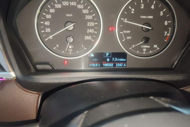 Used BMW X1 2016 sDrive18Li Luxury Model Odometer Close Up