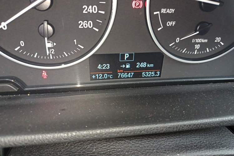 Used BMW X1 2016 sDrive20Li Luxury Model Odometer Close Up