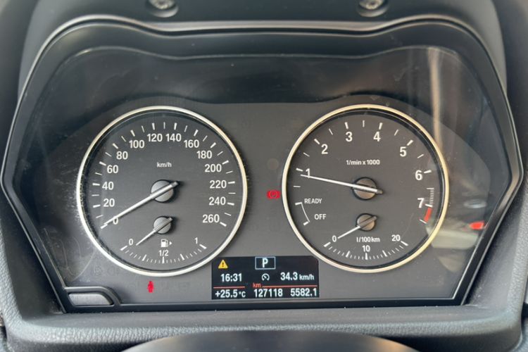 Used BMW X1 2016 sDrive18Li Premium Edition Odometer Close Up