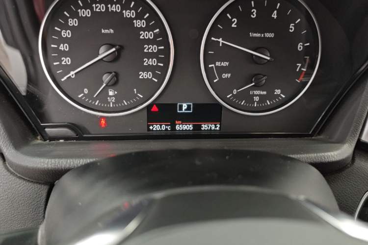 Used BMW X1 2016 sDrive18Li Fashion Model Odometer Close Up