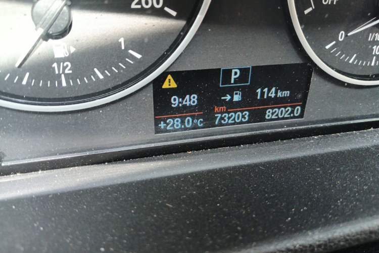 Used BMW X1 2016 sDrive20Li Luxury Model Odometer Close Up