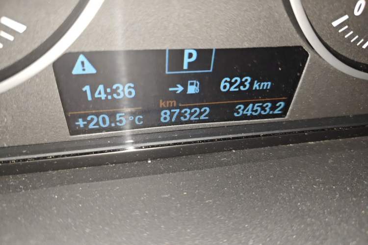 Used BMW X1 2016 sDrive20Li Luxury Model Odometer Close Up