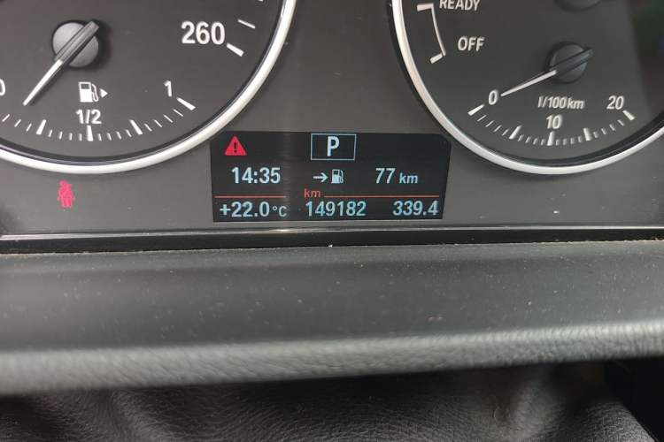 Used BMW X1 2016 sDrive18Li Luxury Model Odometer Close Up