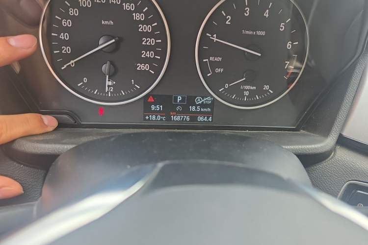 Used BMW X1 2016 sDrive18Li Fashion Model Odometer Close Up
