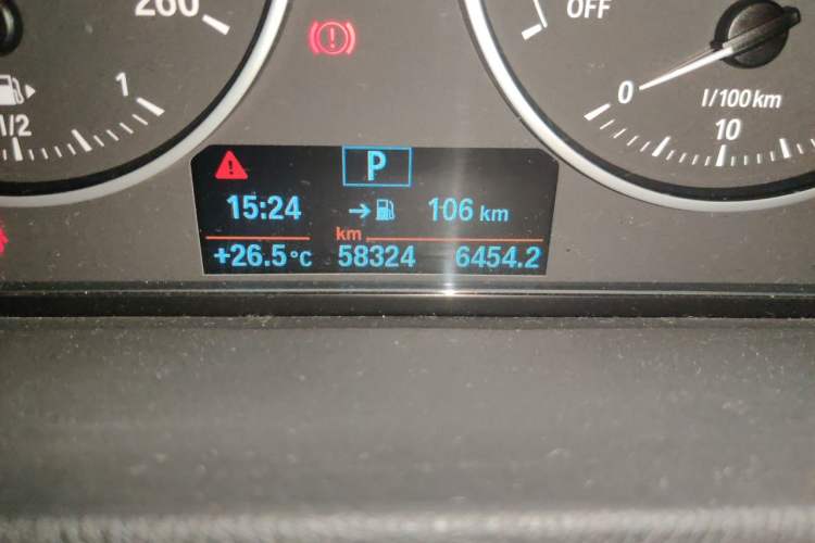 Used BMW X1 2016 sDrive20Li Luxury Model Odometer Close Up