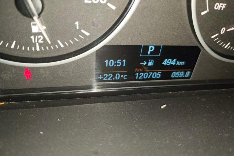 Used BMW X1 2016 sDrive18Li Premium Edition Odometer Close Up