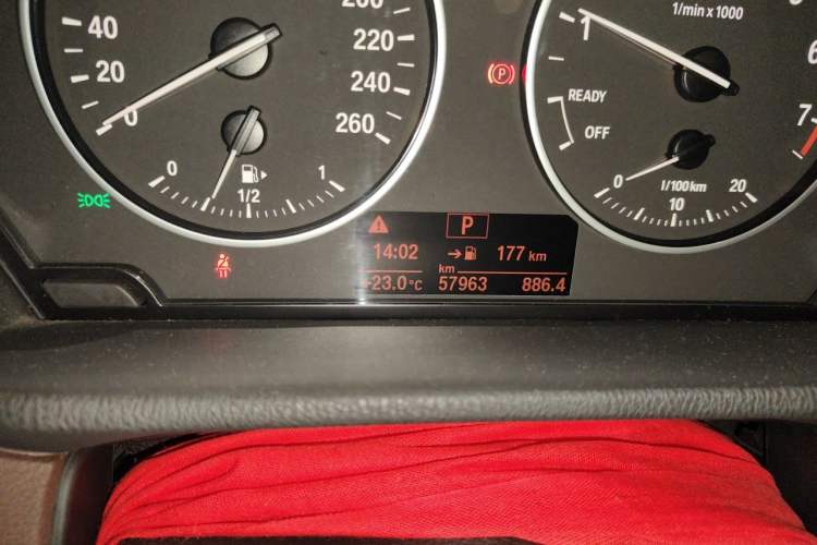 Used BMW X1 2016 sDrive20Li Luxury Model Odometer Close Up