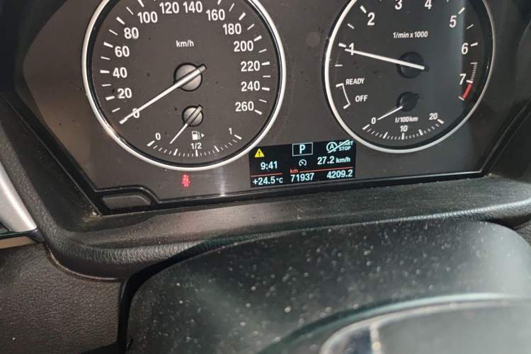 Used BMW X1 2016 sDrive18Li Fashion Model Odometer Close Up