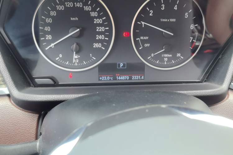 Used BMW X1 2016 sDrive18Li Luxury Model Odometer Close Up