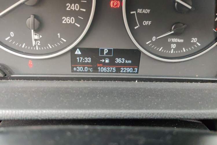 Used BMW X1 2016 sDrive18Li Premium Edition Odometer Close Up