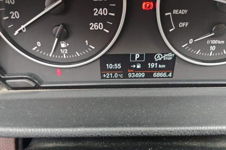 Used BMW X1 2016 sDrive20Li Luxury Model Odometer Close Up