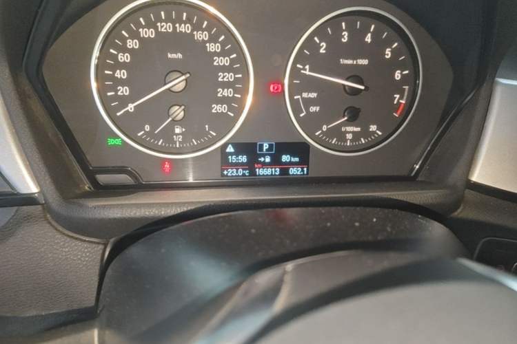 Used BMW X1 2016 sDrive18Li Fashion Model Odometer Close Up