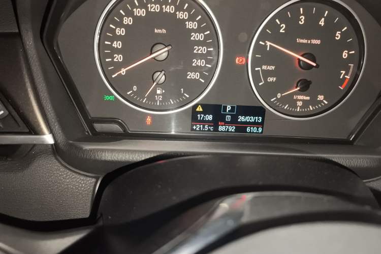 Used BMW X1 2016 sDrive18Li Luxury Model Odometer Close Up
