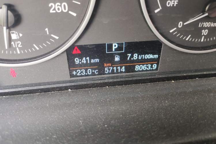 Used BMW X1 2016 sDrive18Li Premium Edition Odometer Close Up