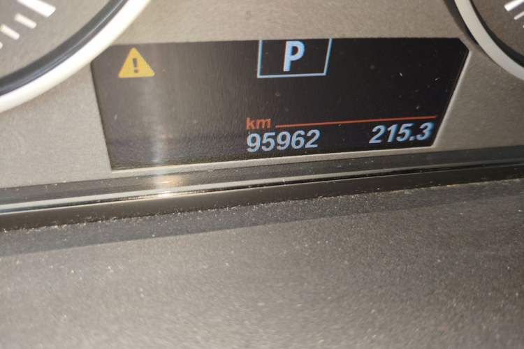 Used BMW X1 2016 sDrive18Li Fashion Model Odometer Close Up