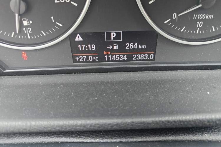 Used BMW X1 2016 sDrive20Li Luxury Model Odometer Close Up