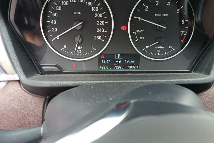 Used BMW X1 2016 sDrive20Li Luxury Model Odometer Close Up