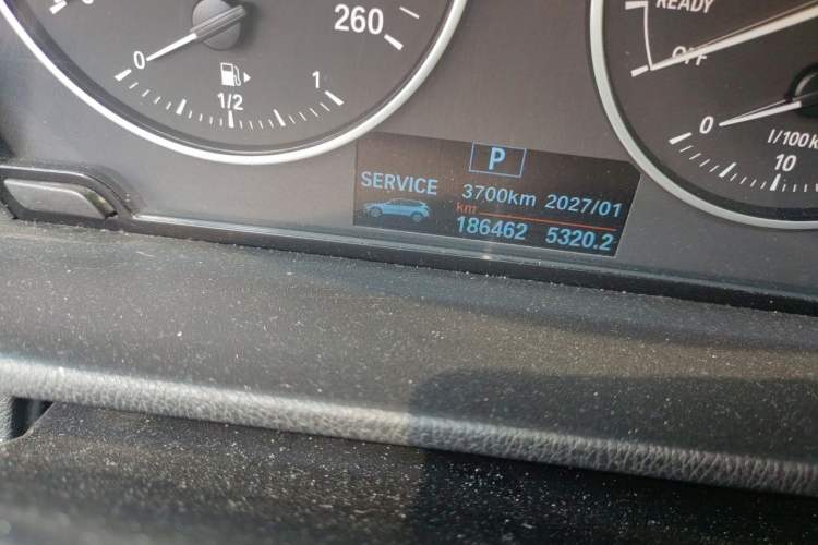 Used BMW X1 2016 sDrive18Li Fashion Model Odometer Close Up
