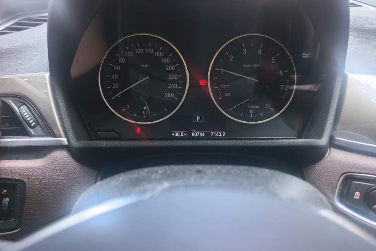 Used BMW X1 2016 sDrive20Li Luxury Model Odometer Close Up