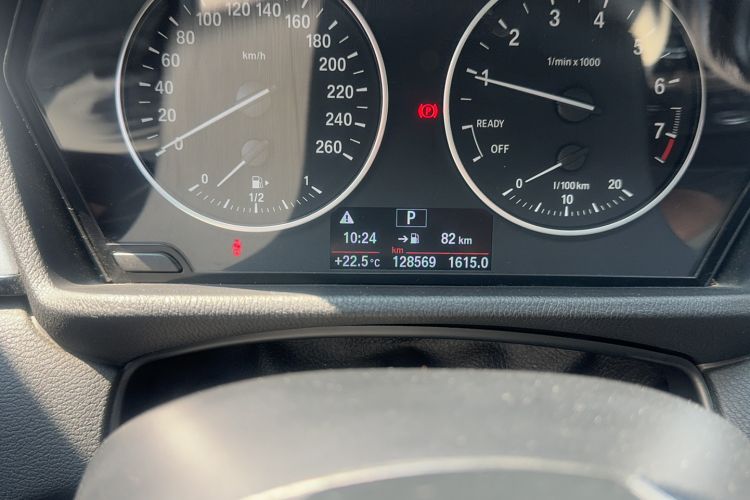 Used BMW X1 2016 sDrive18Li Premium Edition Odometer Close Up