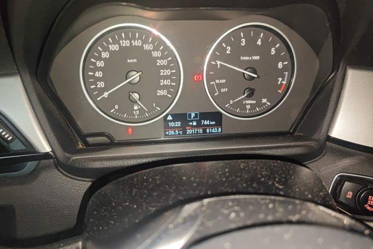 Used BMW X1 2016 sDrive18Li Fashion Model Odometer Close Up