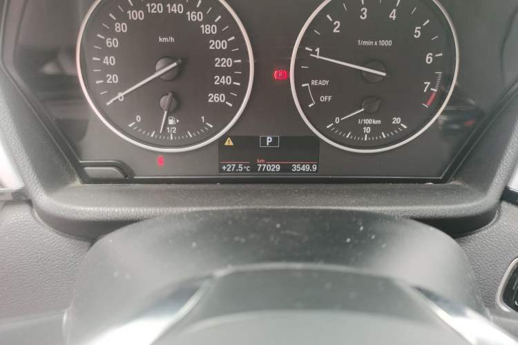 Used BMW X1 2016 sDrive18Li Fashion Model Odometer Close Up
