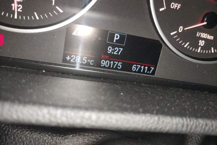 Used BMW X1 2016 sDrive18Li Luxury Model Odometer Close Up