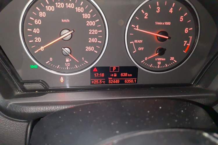 Used BMW X1 2016 sDrive18Li Fashion Model Odometer Close Up
