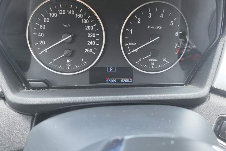 Used BMW X1 2016 sDrive18Li Premium Edition Odometer Close Up