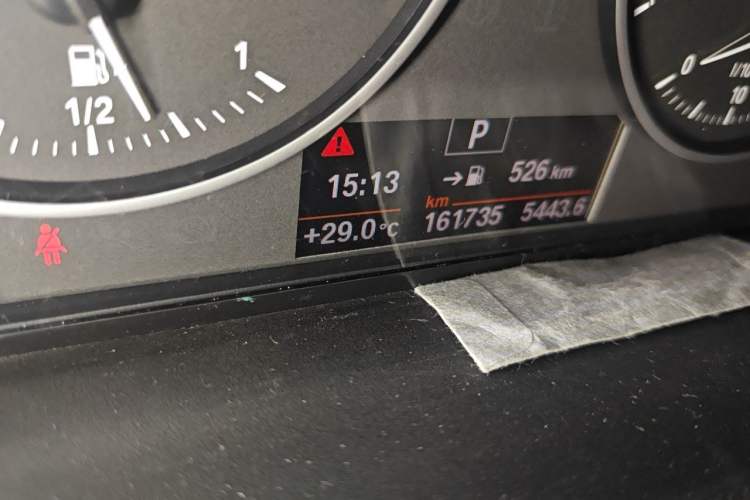 Used BMW X1 2016 sDrive18Li Premium Edition Odometer Close Up
