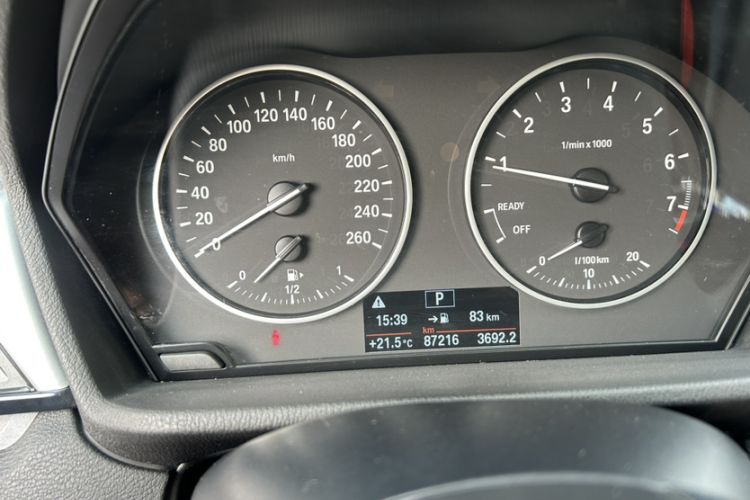 Used BMW X1 2016 sDrive18Li Premium Edition Odometer Close Up