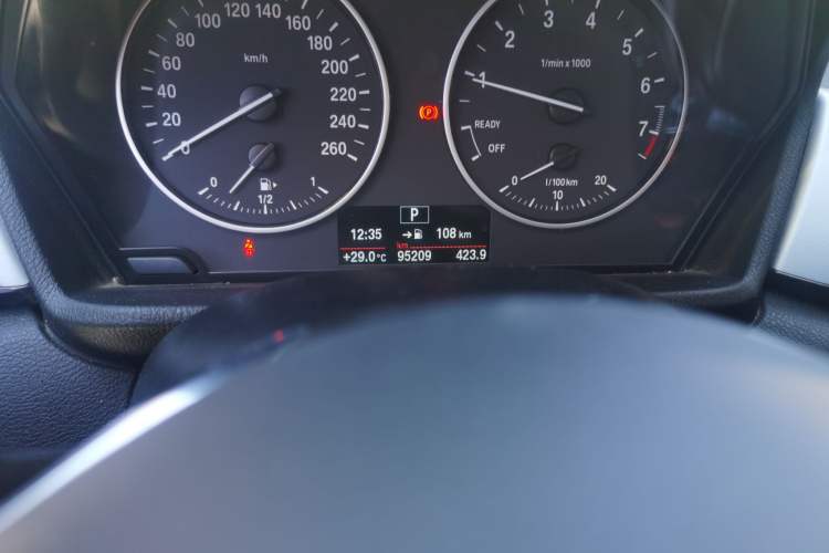 Used BMW X1 2016 sDrive18Li Premium Edition Odometer Close Up