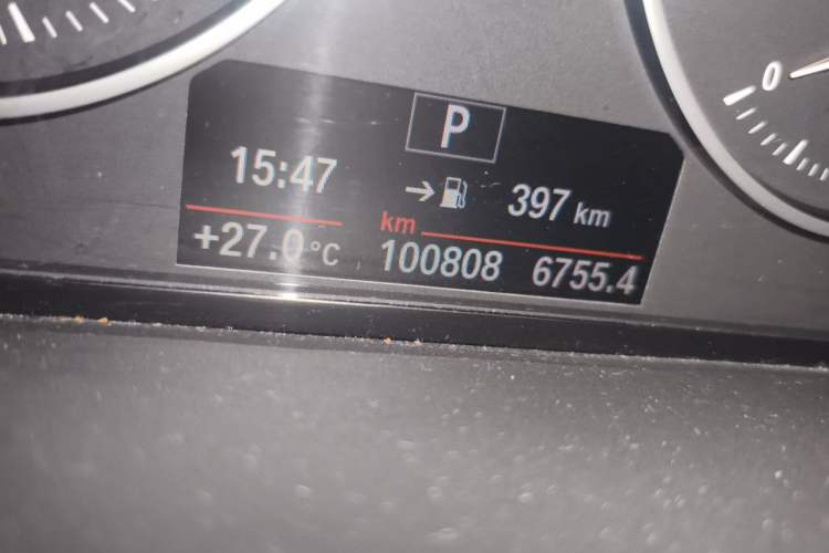 Used BMW X1 2016 sDrive20Li Luxury Model Odometer Close Up