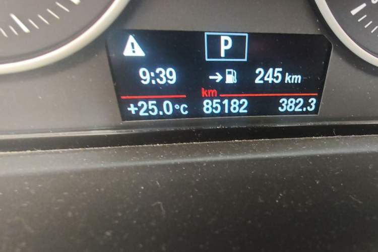 Used BMW X1 2016 sDrive18Li Fashion Model Odometer Close Up