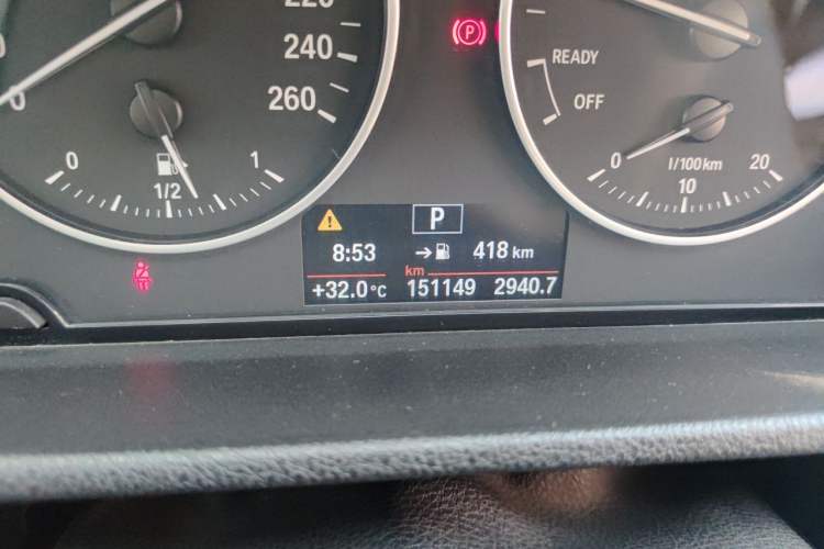 Used BMW X1 2016 sDrive18Li Fashion Model Odometer Close Up