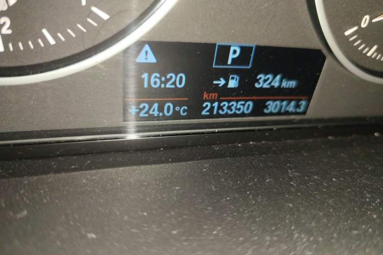 Used BMW X1 2016 sDrive18Li Premium Edition Odometer Close Up